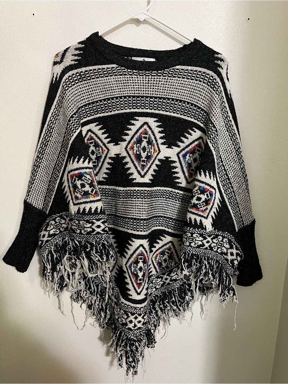 ZA Aztec Tribal Fringe Poncho Pullover Boho Knit Sweater Black White Rainbow‎ OS